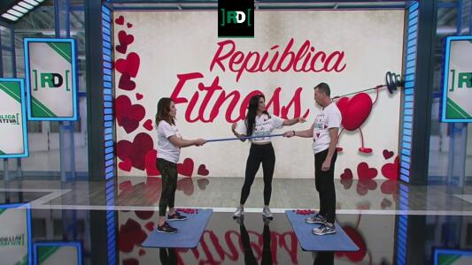 ¡Ejercicios en pareja! República Fitness nos hace sudar